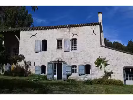 magnifique domaine en pierre du xviiie siècle avec maison  dépendances  grange et...