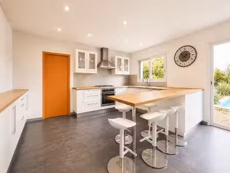 maison familiale 8 pièces ~203 m² avec piscine chauffée et ja