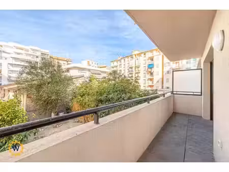 nice cœur libération – 2 pièces lumineux avec balcon