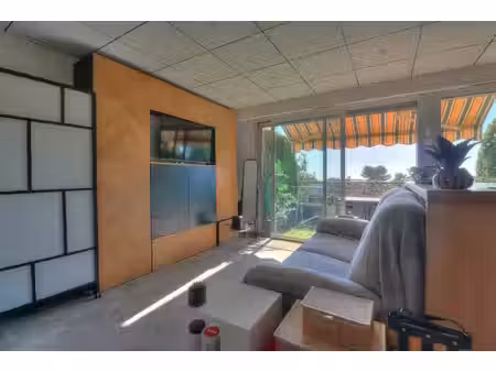 charmant 2 pièces dans résidence avec piscine