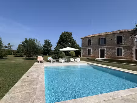 maison 5 chambres double garage terrain de 3169 m2 et piscine