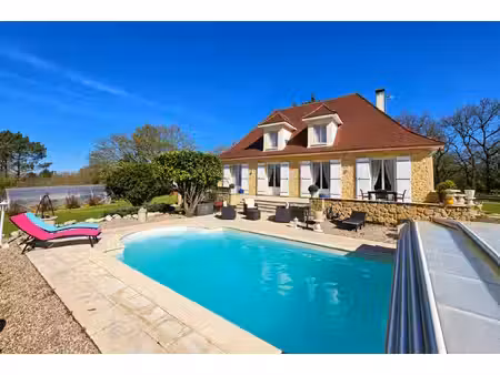 périgourdine avec piscine et vue dominante – bergerac