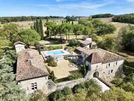 10 minutes de marmande — demeure du xviie siècle restaurée avec second logis  pisci