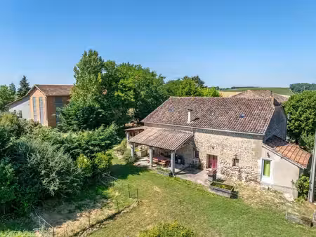 maison pierres sur 4 5 ha label bio et deux dépendances