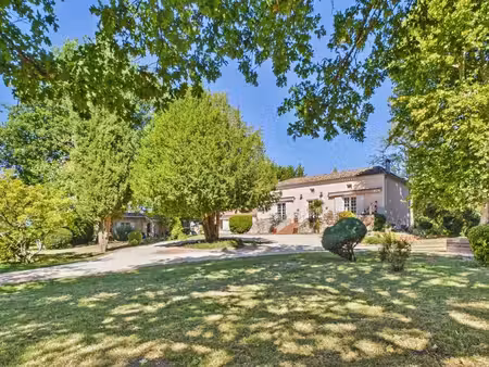 demeure de caractère avec parc exceptionnel au cœur de monflanquin