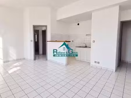 location appartement 3 pièces à livré-sur-changeon (35450) : à louer 3 pièces / 52m² livré