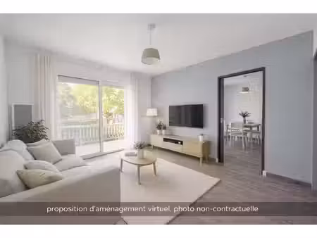 appartement t2 - idéalement situé proche des plages - belle terrasse