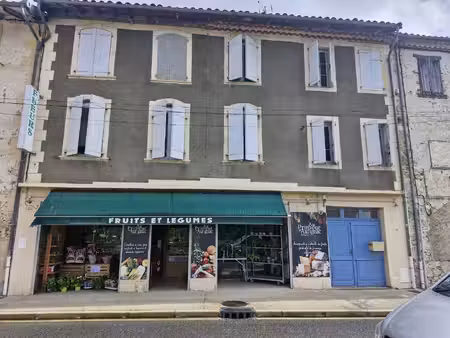 immeuble à aurignac avec commerce  appartement et espace à créer