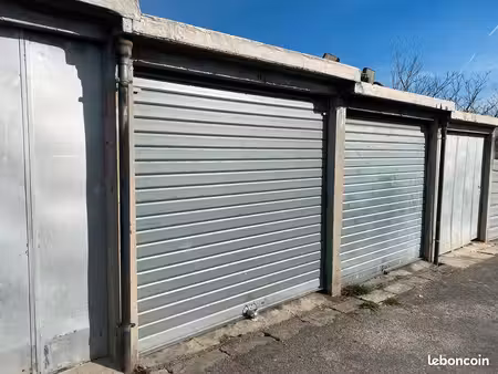 loue garage sécurisé