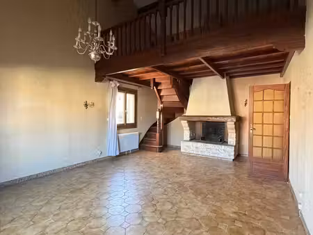 villa 114m2 et rdc aménagé avec garage terrain de 331m2