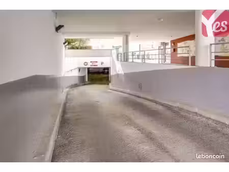 parking saint denis
