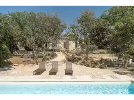 gordes - maison en pierre rénovée avec piscine proche du village