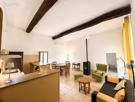 grand t3 meublé 70 m²  + balcon  coeur centre-ville historique