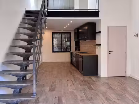 t2 - duplex de charme  esprit loft – terrasse privative et parking – belmont-d’azergues