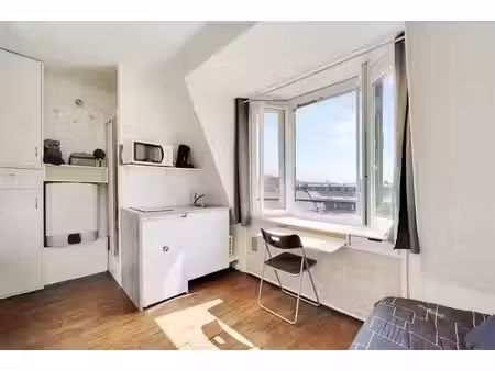 studio - rue saint martin -exclusivité- dernier etage - vue panoramique - 129 000 euros