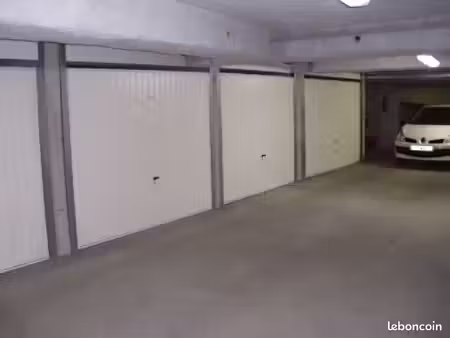box garage a louer