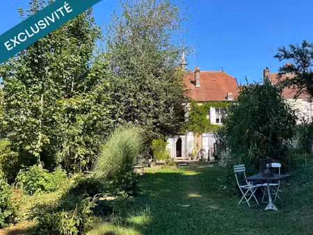 ensemble immobilier de caractère composé de trois habitations indépendantes – environ 372.