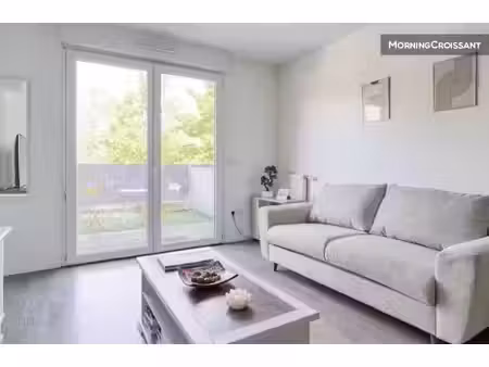 location meublée appartement 2 pièces 45 m² à poissy (78300)  1 200 €