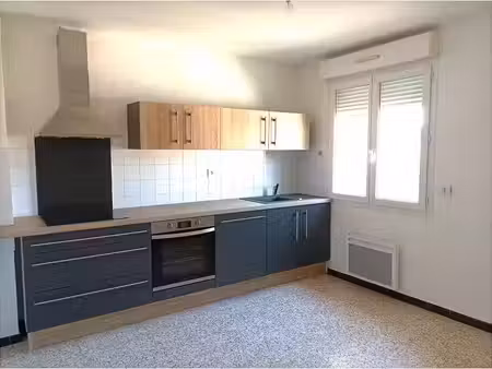 location appartement 5 pièces 103 m² à vezenobres (30360)  730 €