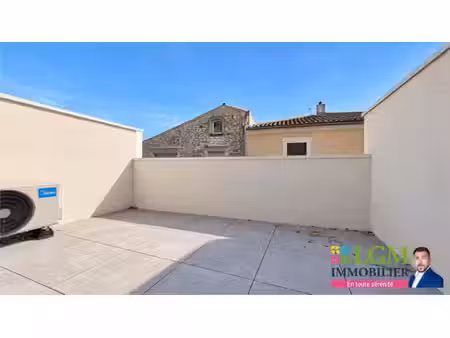 a vendre vergèze  appartement t3 rénové avec terrasse et beaux volumes !