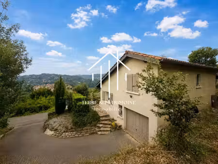 sur les hauteurs d'ucel  une maison lumineuse avec une vue exceptionnelle