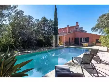 villeneuve-lès-avignon – villa d'exception avec vue panoramique