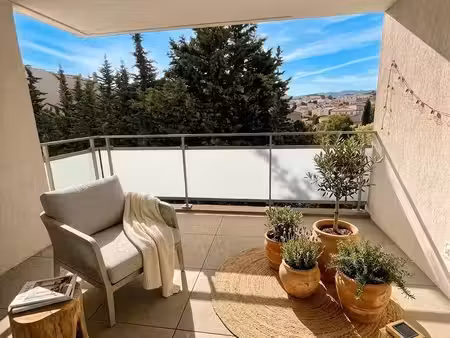 appartement t3 avec terrasse centre ville