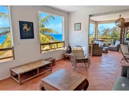 exclusivité – villa vue mer avec 3 dépendances locatives | le moule  la couronne conchou