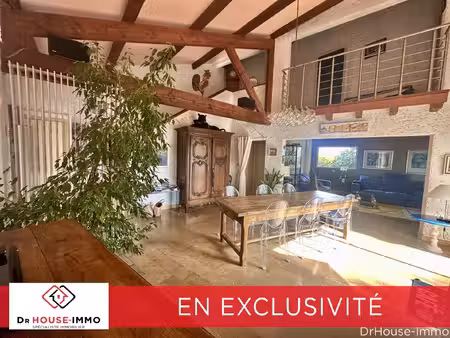 superbe villa avec piscine et jardin paysager sur un vaste terrain à eclassan