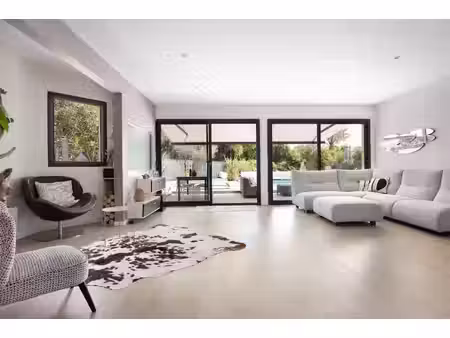 lignes épurées et lumière – villa familiale avec extérieur