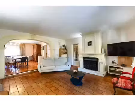 aureille - maison de village - 250m² habitables - 4 chambres - jardin - piscine - vue...