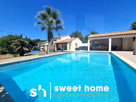 gareoult secteur calme et recherché villa de type 4 de 123 m² avec garage et piscine