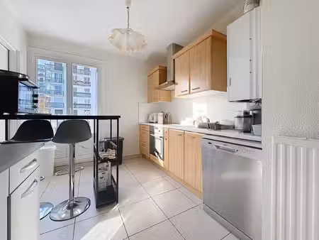 perpignan t3/4 de 75m² avec 2 balcons et cave 13m²