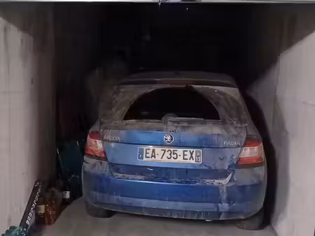 vend garage fermé 13007