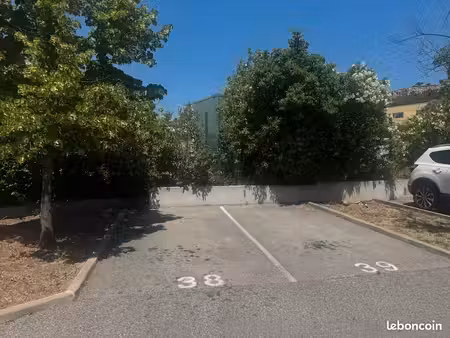 a louer place parking