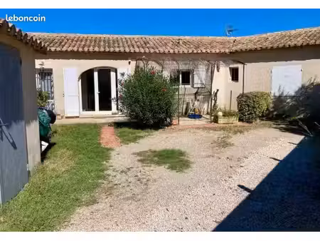 maison de plain-pied de 98 m² avec cour intérieure et jardin  au calme  à 10 minutes à pie