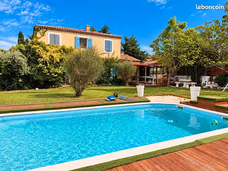 villa 4 pièces 109 m²