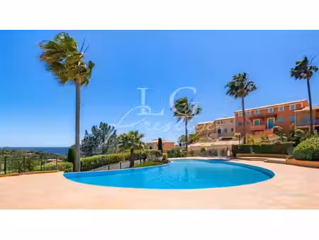 exclusivité miramar : appartement-villa avec vue mer panoramique à théoule-sur-mer