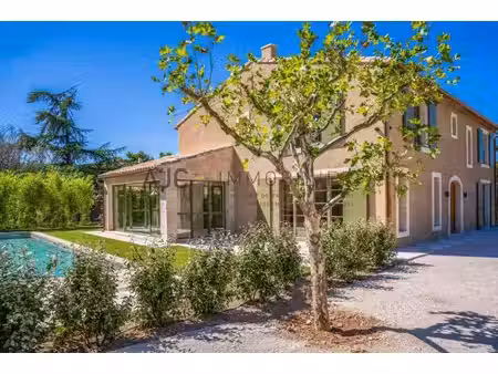 propriété neuve avec piscine - 5 chambres - eygalières -