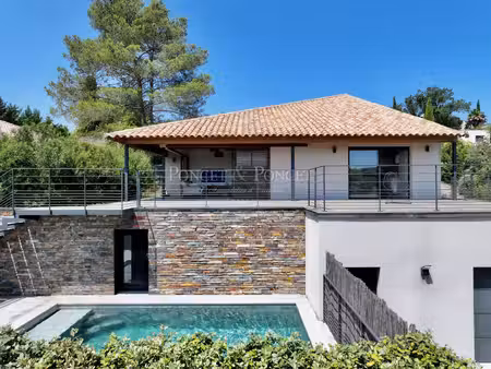 villa contemporaine avec vue saint-gély-du-fesc centre.
