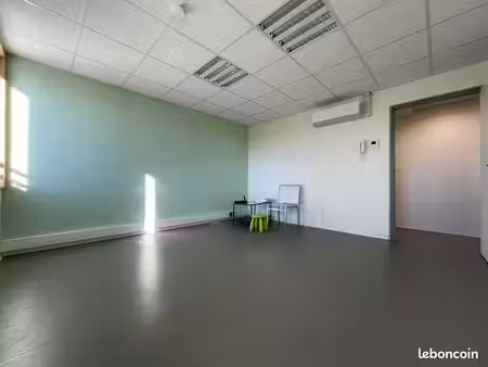 bureau 17 m²