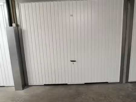 garage fermé sous-sol – écully centre – idéal investisseur (loué 80 – potentiel 95)