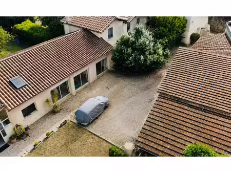 exclusivité orpi : propriété de caractère avec piscine à chanos-curson