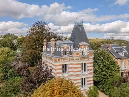 à dreux  une demeure de 1900 rénovée et son jardin