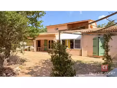 néoules à vendre - villa familiale avec piscine sur 2 597 m² de terrain paysager