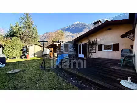 maison de plain-pied  4 chambres  jardin clos de 719 m2