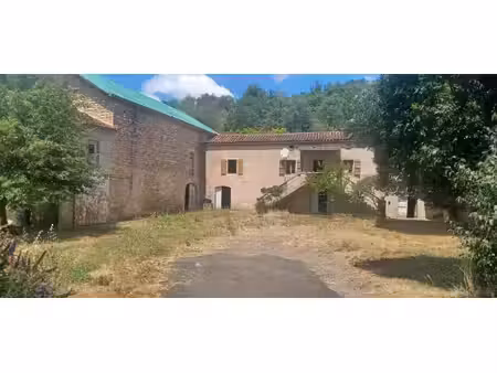 corps de ferme à pierre à rénover sur 3435m2 de terrain