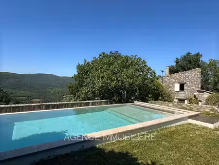 luberon  propriété exceptionnelle avec vue panoramique et piscine en bordure de village