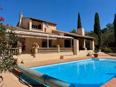 superbe villa provençale sur 4.890 m2 constructible
