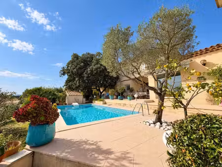 puget-sur-argens -villa avec piscine et t3 indépendant 180